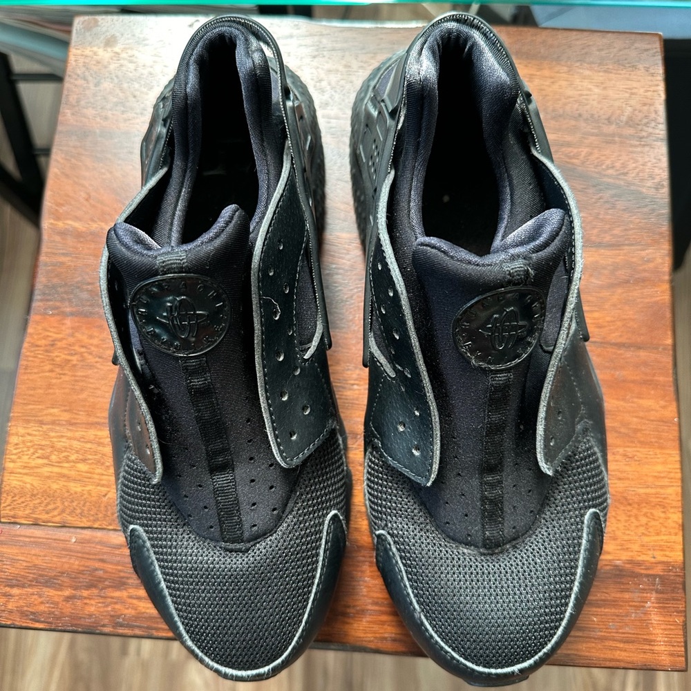 Classic Nike Air Huarache - Women's 8/Youth 7 - Black